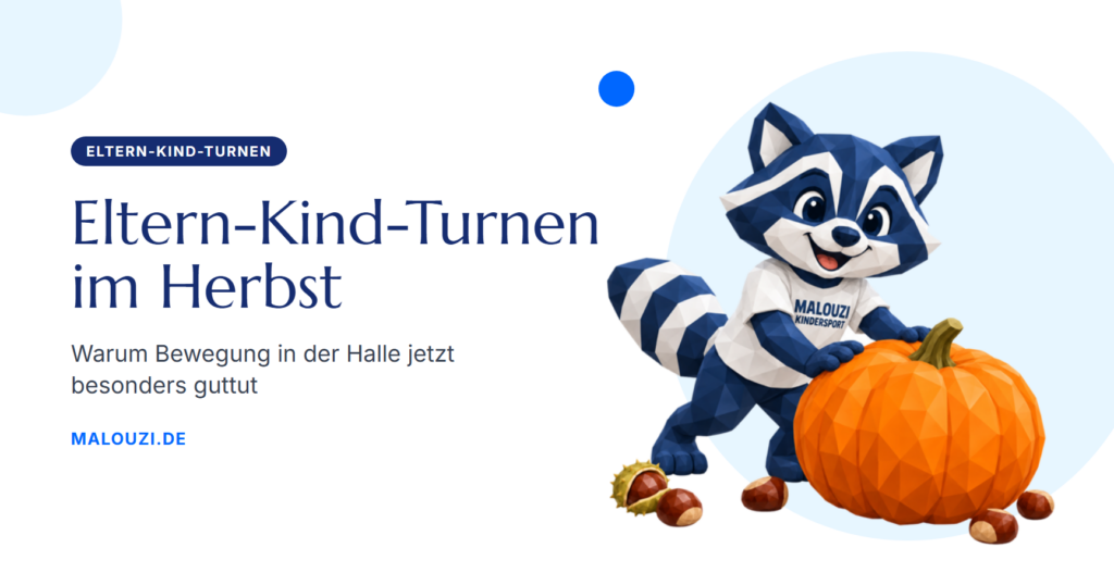 Milo, der Malouzi-Waschbär, mit einem Kürbis – Eltern-Kind-Turnen im Herbst